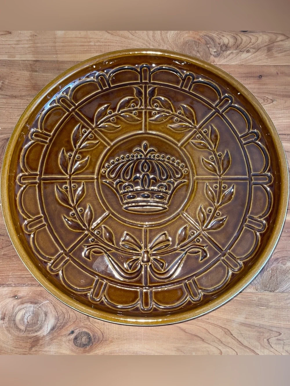 Vintage-Inspired Brown Decorative Ceramic Charger Plate